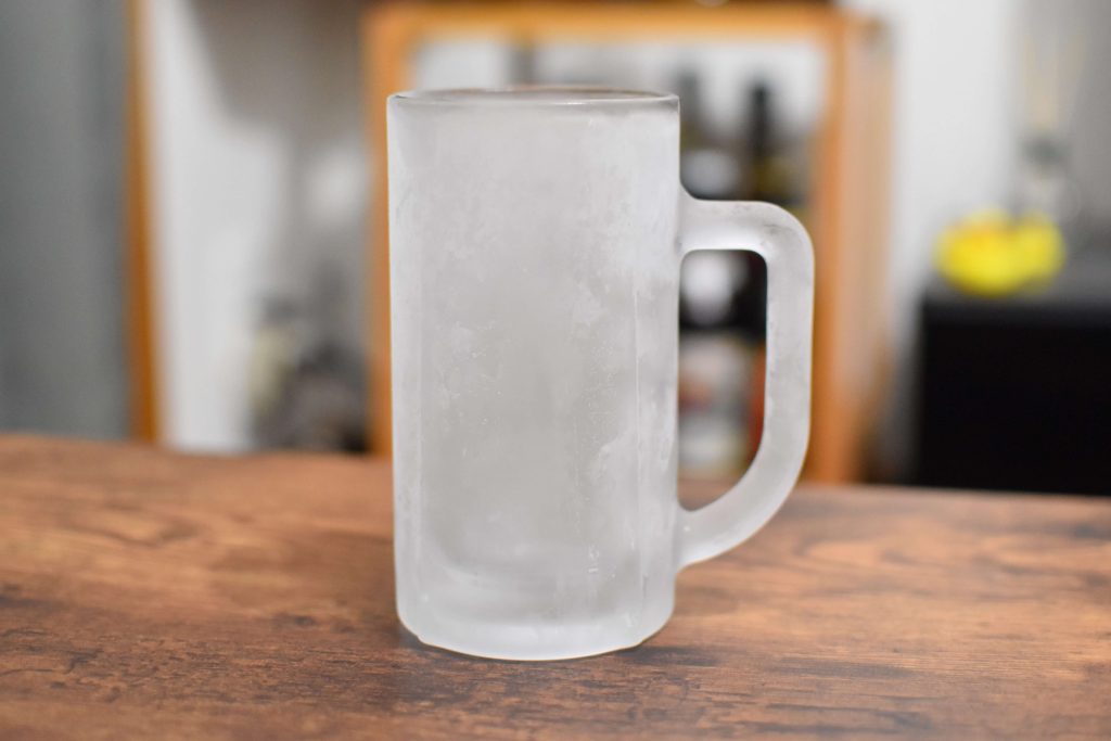 グラスは冷凍庫で凍らしておく