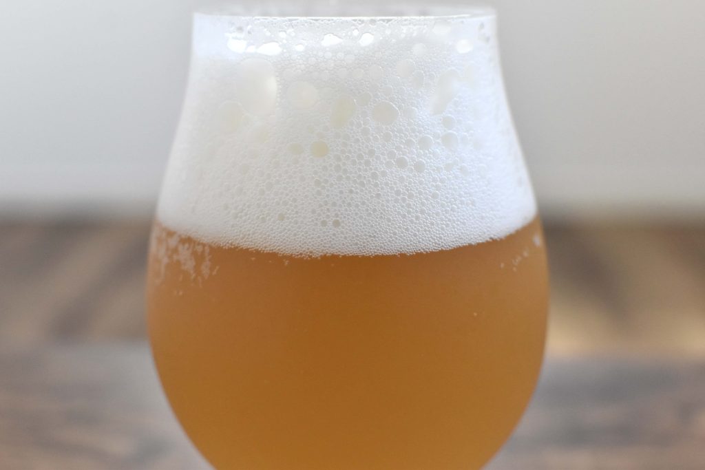 Bavaria 0.0％ Lemonの泡１