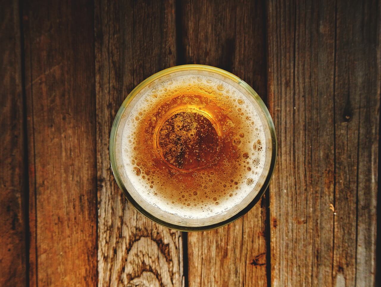 ビールの炭酸が抜ける時間と原因：保存方法のポイント